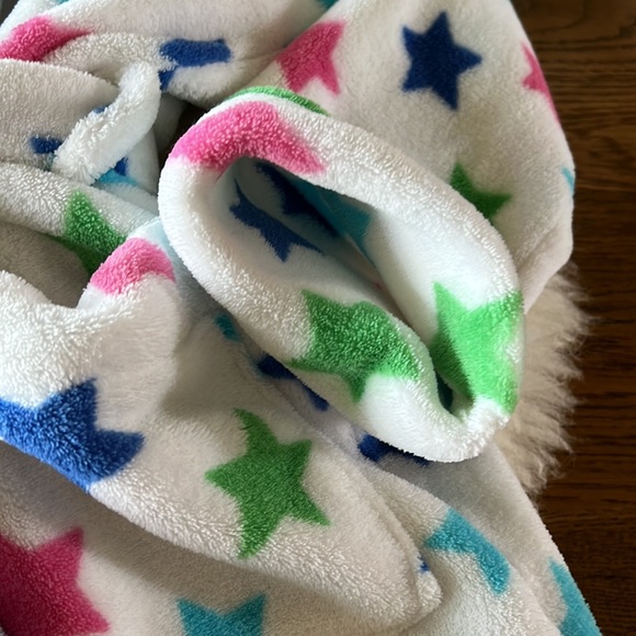 Fluffy Robe by Craft & Barrow - Picture 4 of 6